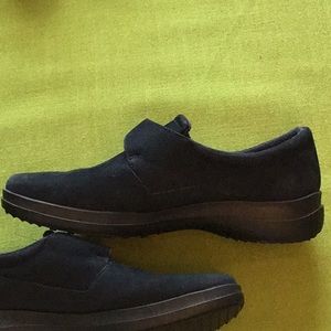 NEW Easy Spirit Shoes